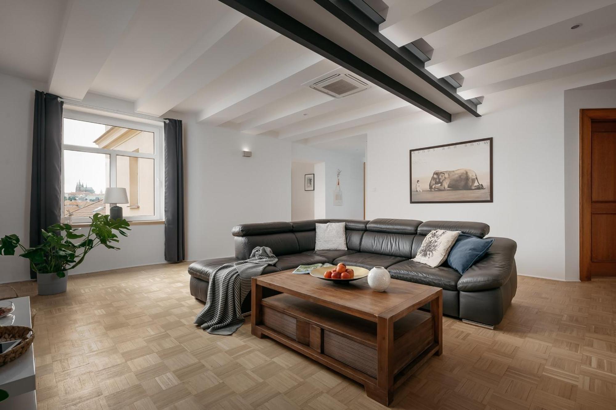 Dot 3 Bdr Apartment With Tyn Cathedral View & Ac Prag Eksteriør billede