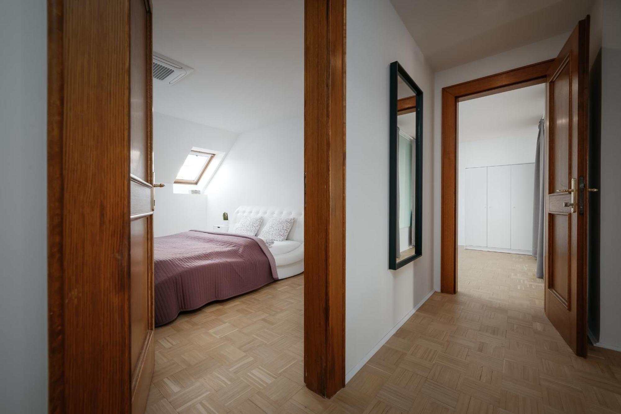 Dot 3 Bdr Apartment With Tyn Cathedral View & Ac Prag Eksteriør billede
