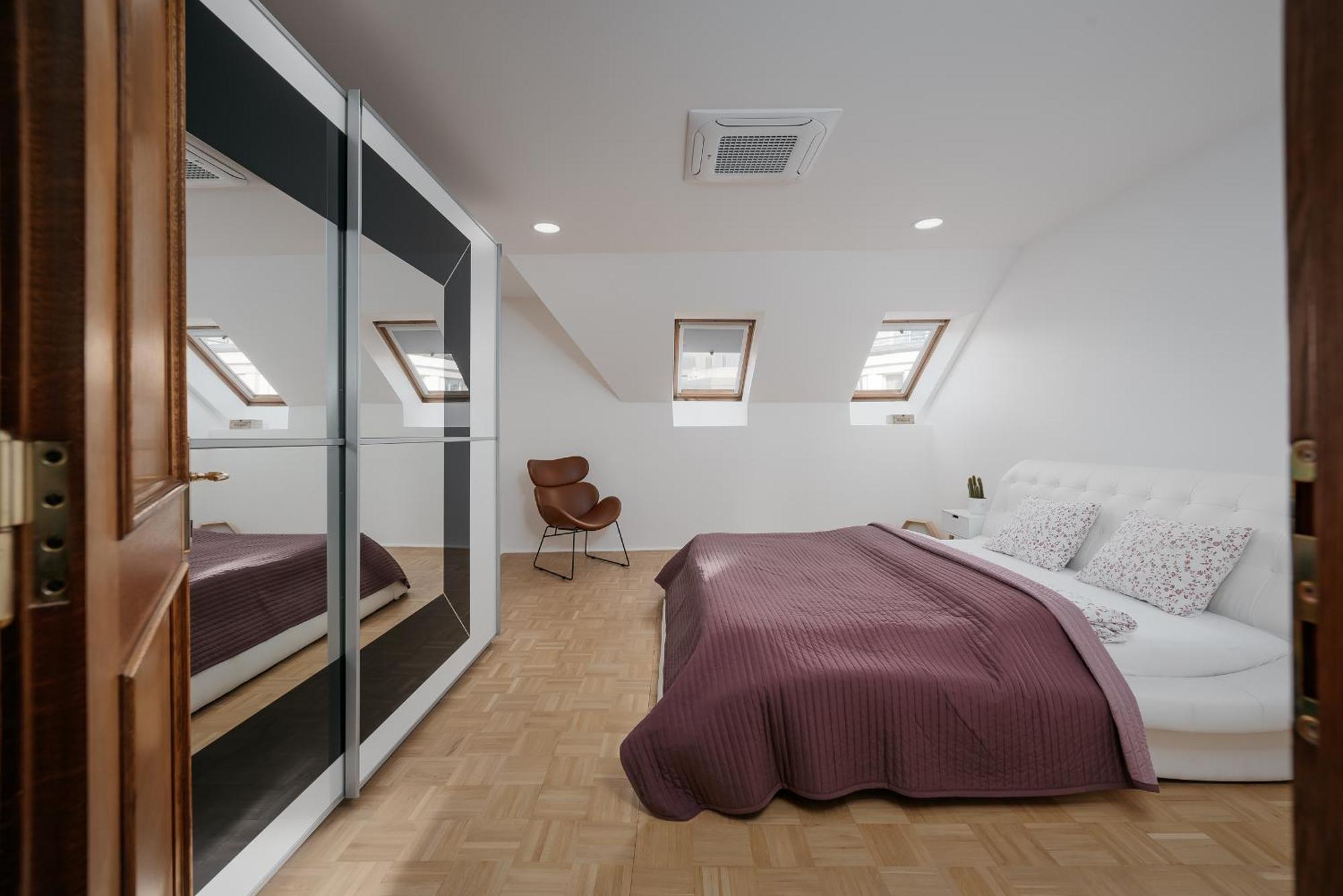 Dot 3 Bdr Apartment With Tyn Cathedral View & Ac Prag Eksteriør billede